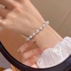 Elegant Silver Pearl Bracelet